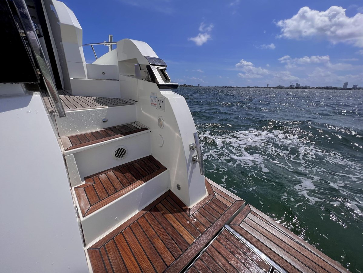 https://arconyachts.ams3.digitaloceanspaces.com/141430/conversions/large_3770519-optimize.jpg