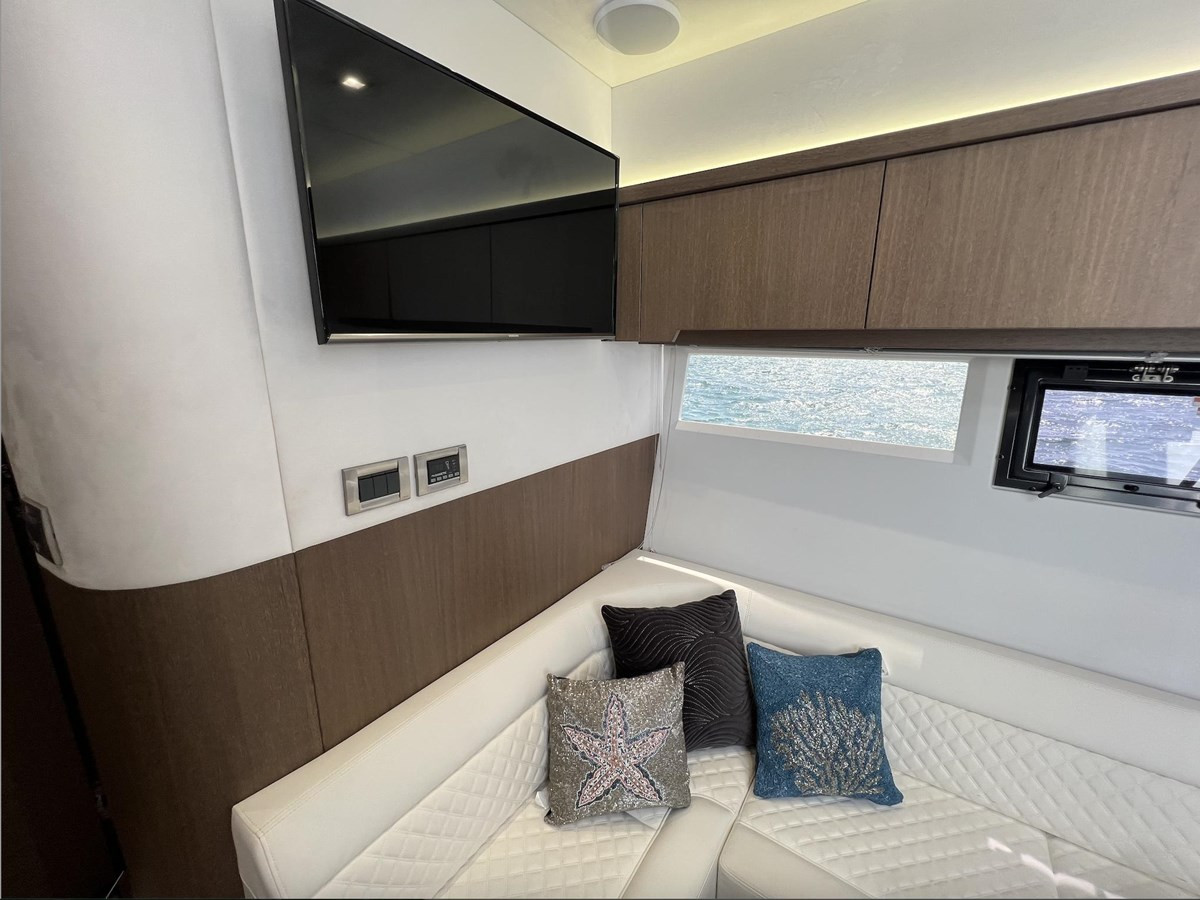 https://arconyachts.ams3.digitaloceanspaces.com/141448/conversions/large_3770525-optimize.jpg