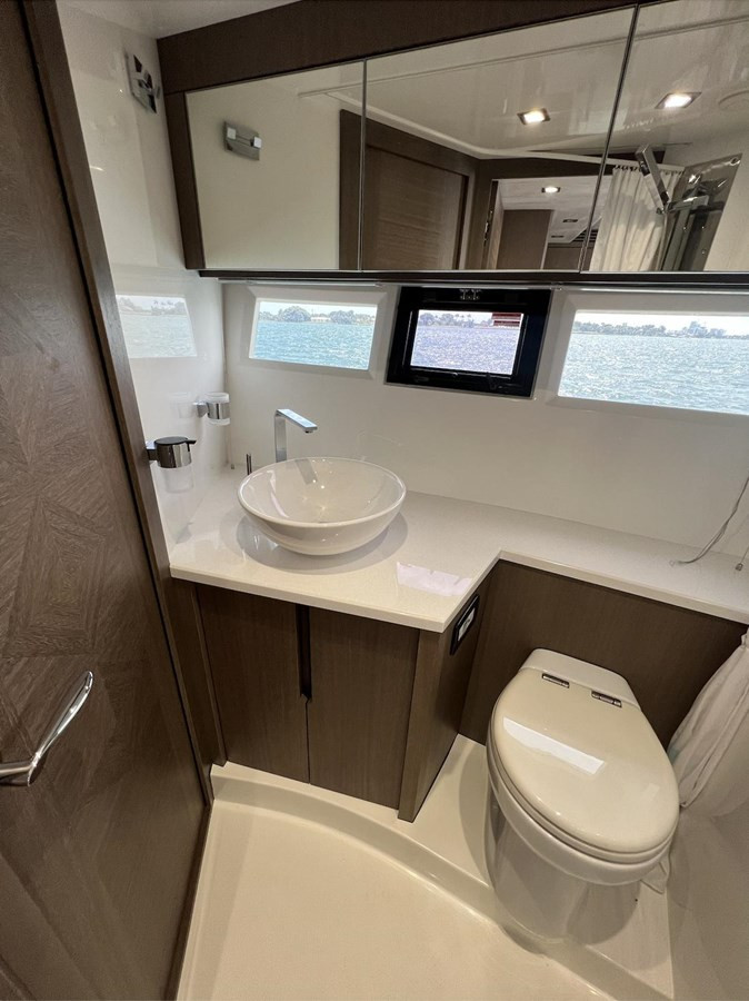 https://arconyachts.ams3.digitaloceanspaces.com/141475/conversions/large_3770534-optimize.jpg