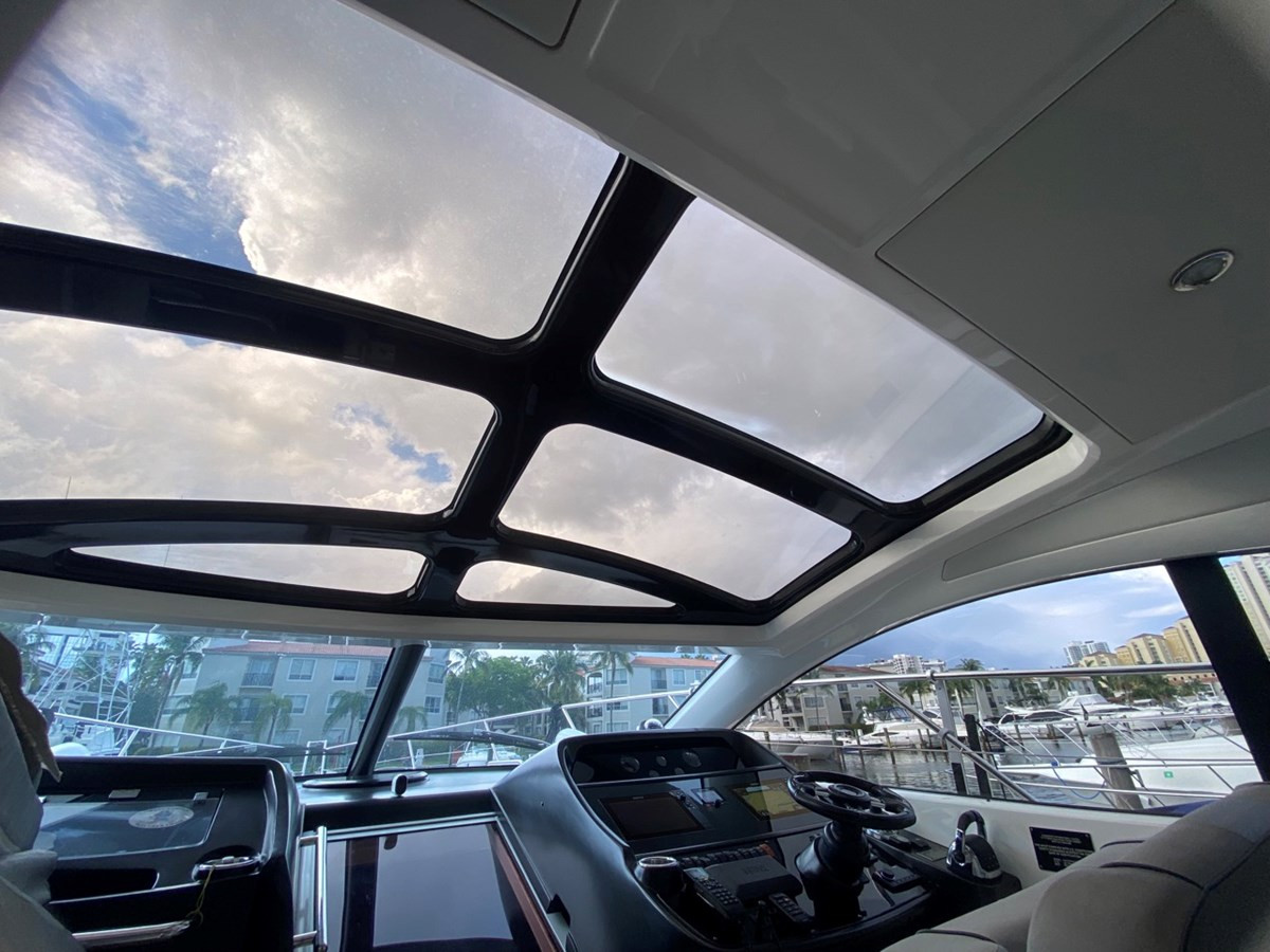 https://arconyachts.ams3.digitaloceanspaces.com/141536/conversions/large_3839143-optimize.jpg