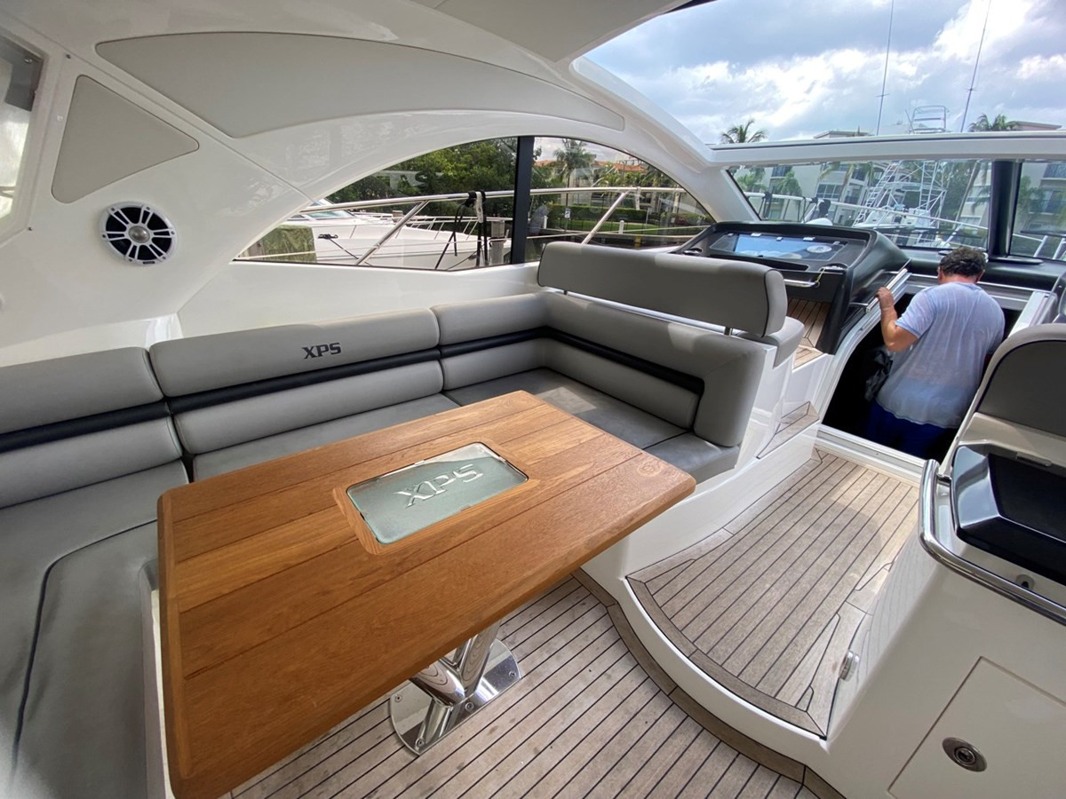 https://arconyachts.ams3.digitaloceanspaces.com/141569/conversions/large_3839154-optimize.jpg
