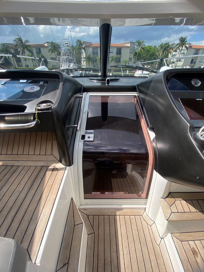 https://arconyachts.ams3.digitaloceanspaces.com/141584/conversions/large_3839159-optimize.jpg