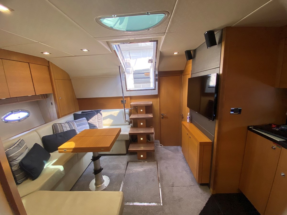 https://arconyachts.ams3.digitaloceanspaces.com/141607/conversions/large_3839167-optimize.jpg
