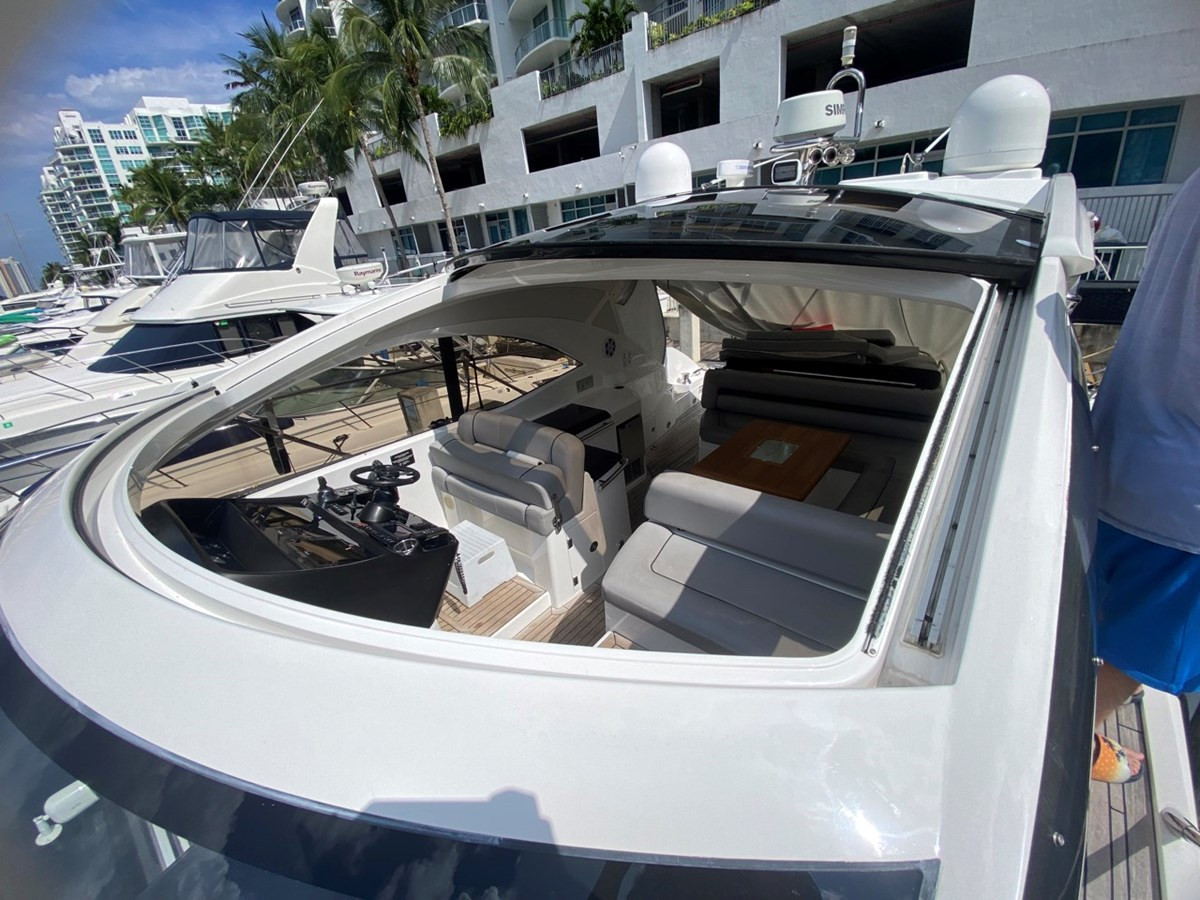https://arconyachts.ams3.digitaloceanspaces.com/141654/conversions/large_3839184-optimize.jpg
