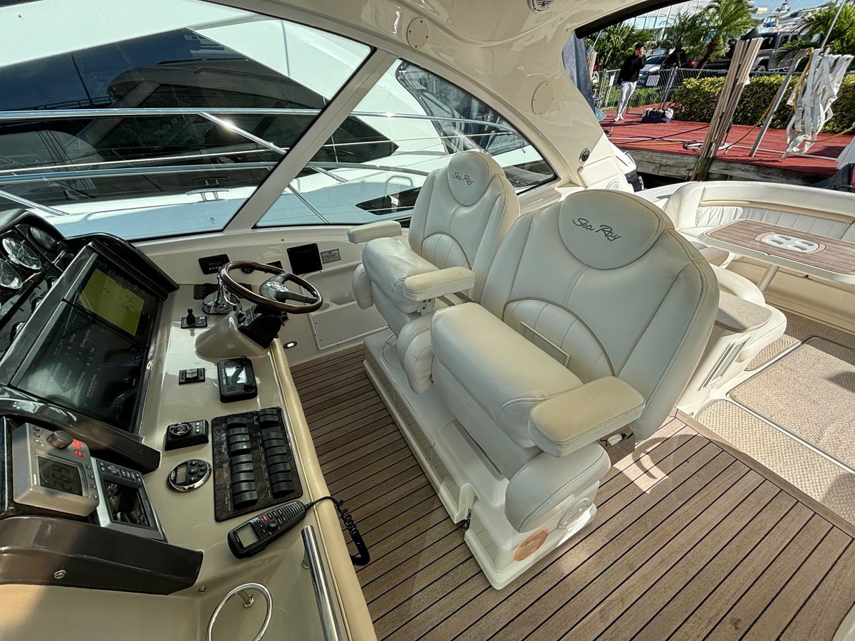 https://arconyachts.ams3.digitaloceanspaces.com/141710/conversions/large_4119555-optimize.jpg