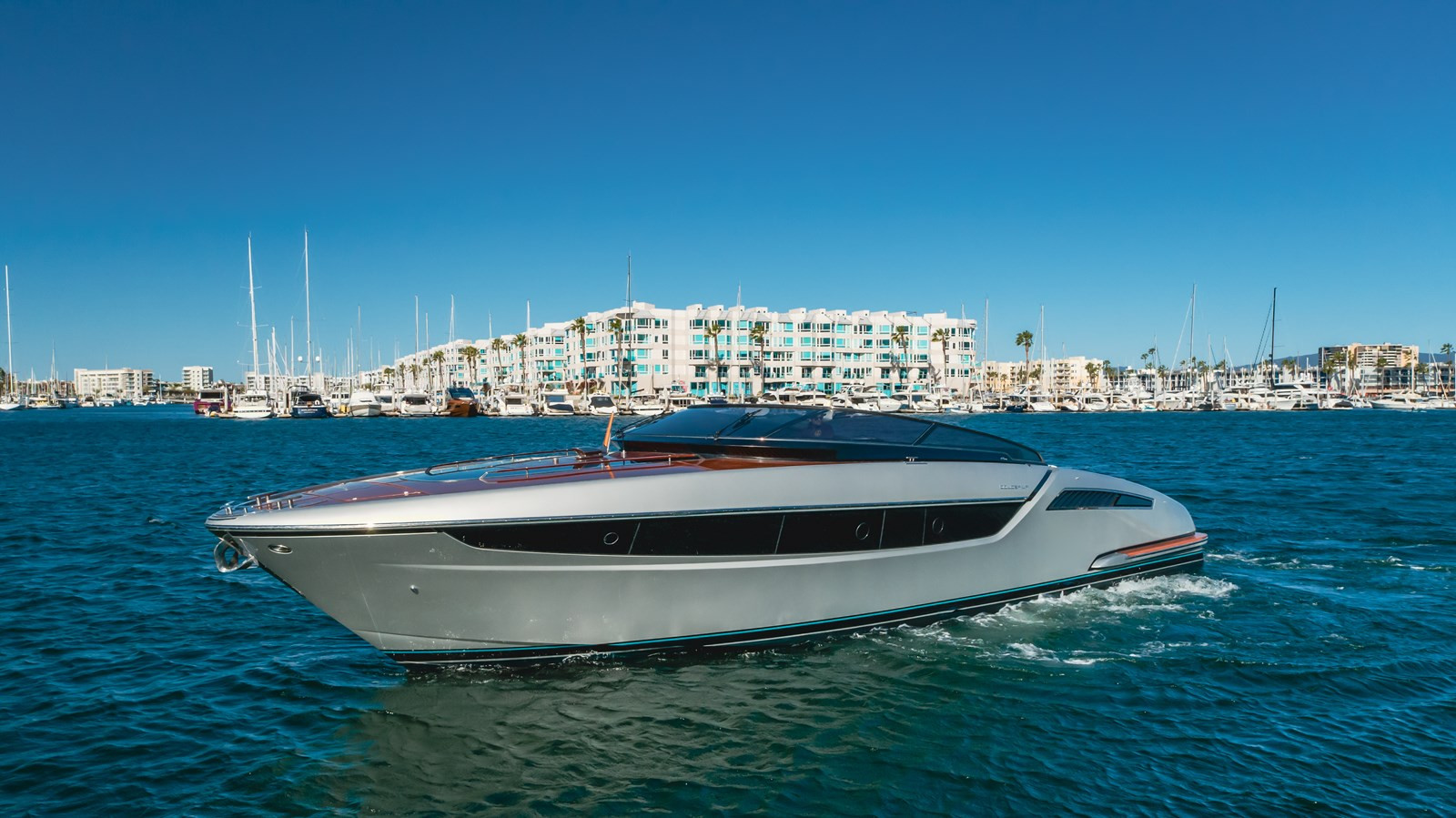 https://arconyachts.ams3.digitaloceanspaces.com/141714/conversions/large_4131934-optimize.jpg
