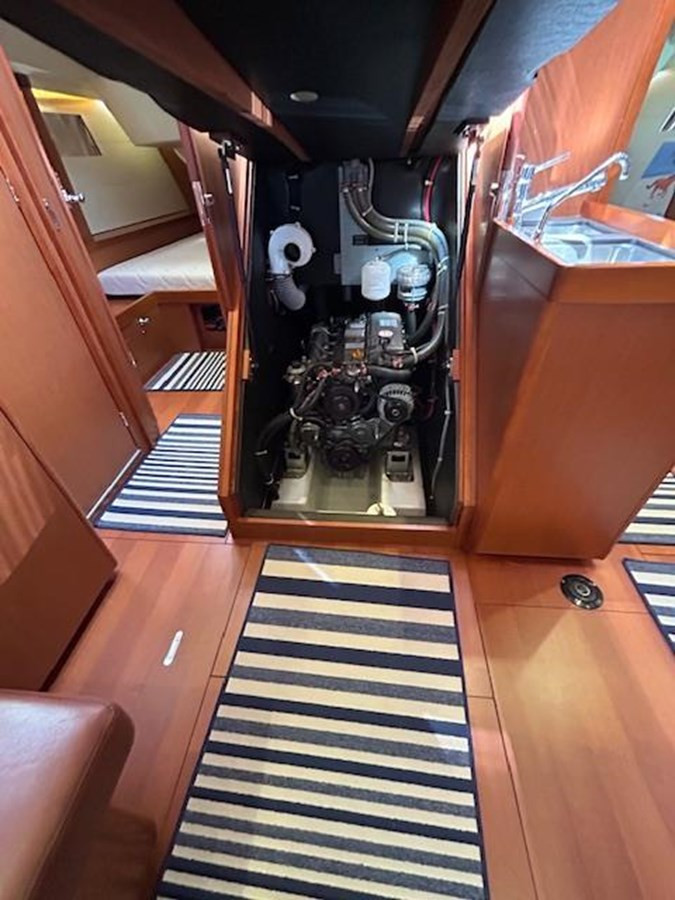 https://arconyachts.ams3.digitaloceanspaces.com/141738/conversions/large_4138698-optimize.jpg