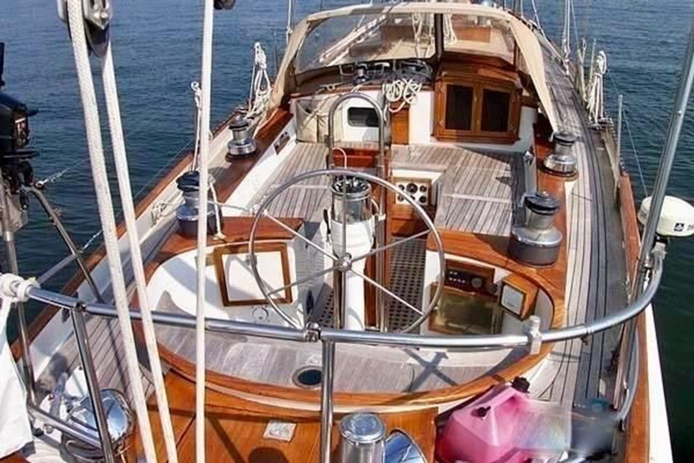 https://arconyachts.ams3.digitaloceanspaces.com/141820/conversions/large_4384344-optimize.jpg