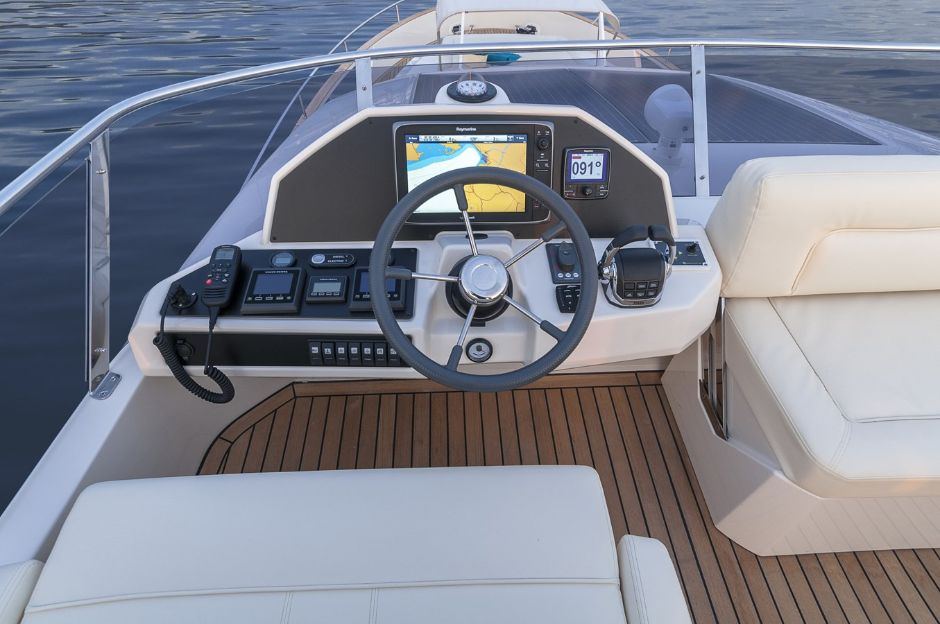 https://arconyachts.ams3.digitaloceanspaces.com/141882/conversions/large_4305353-optimize.jpg