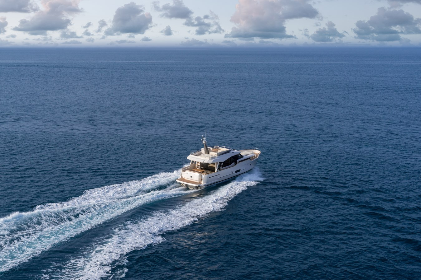 https://arconyachts.ams3.digitaloceanspaces.com/141903/conversions/large_4305361-optimize.jpg