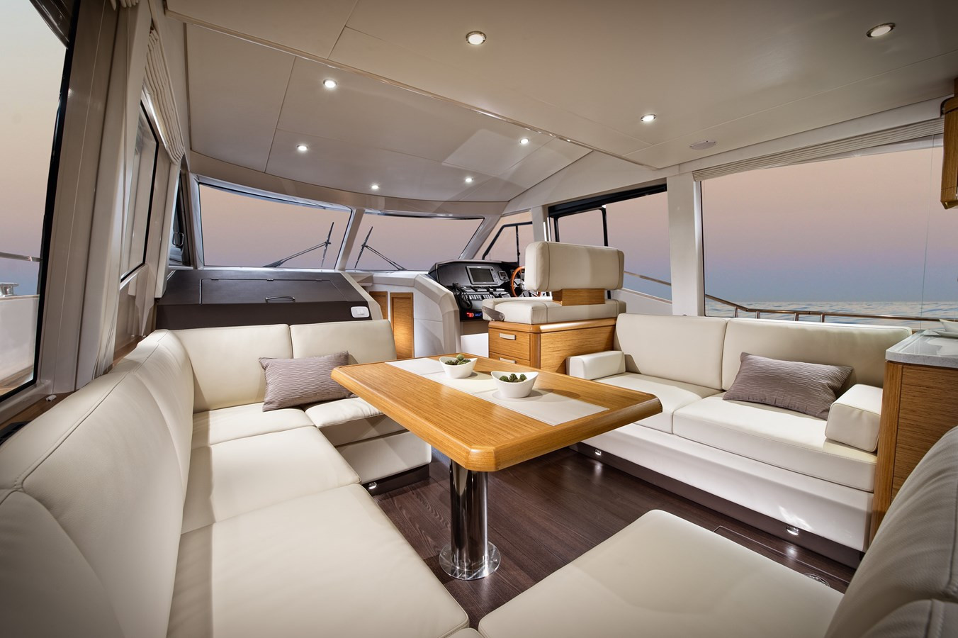 https://arconyachts.ams3.digitaloceanspaces.com/141936/conversions/large_4305345-optimize.jpg