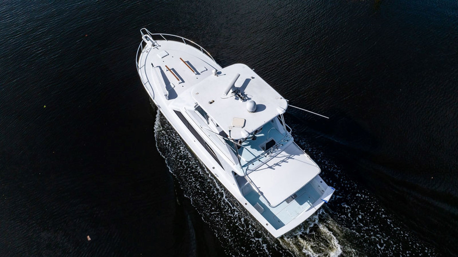 https://arconyachts.ams3.digitaloceanspaces.com/141981/conversions/large_4394600-optimize.jpg