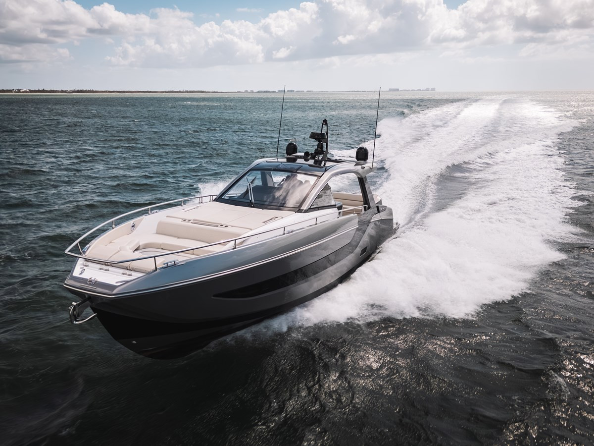 https://arconyachts.ams3.digitaloceanspaces.com/142091/conversions/large_4425253-optimize.jpg