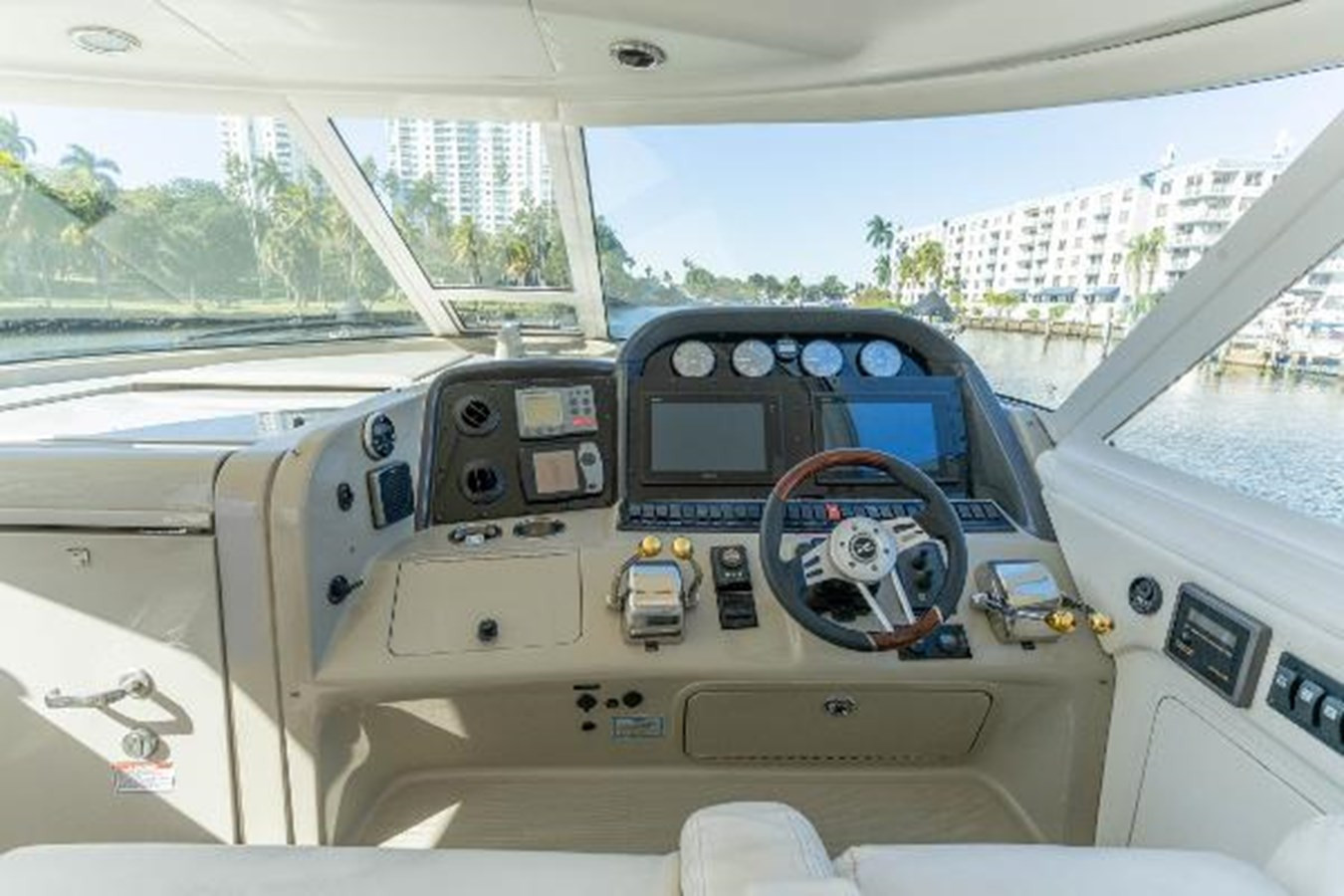 https://arconyachts.ams3.digitaloceanspaces.com/142141/conversions/large_4572626-optimize.jpg