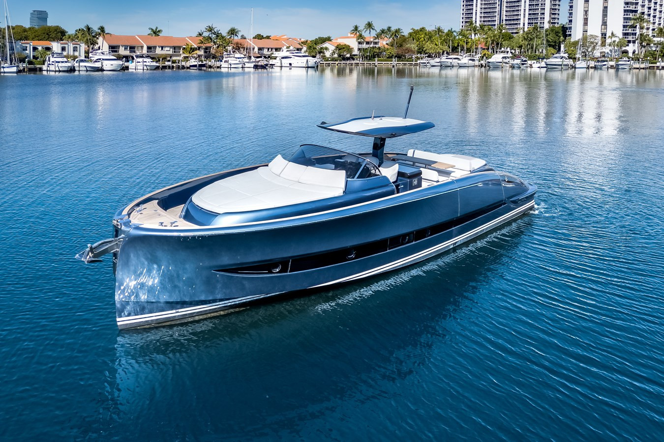 https://arconyachts.ams3.digitaloceanspaces.com/142212/conversions/large_4570404-optimize.jpg