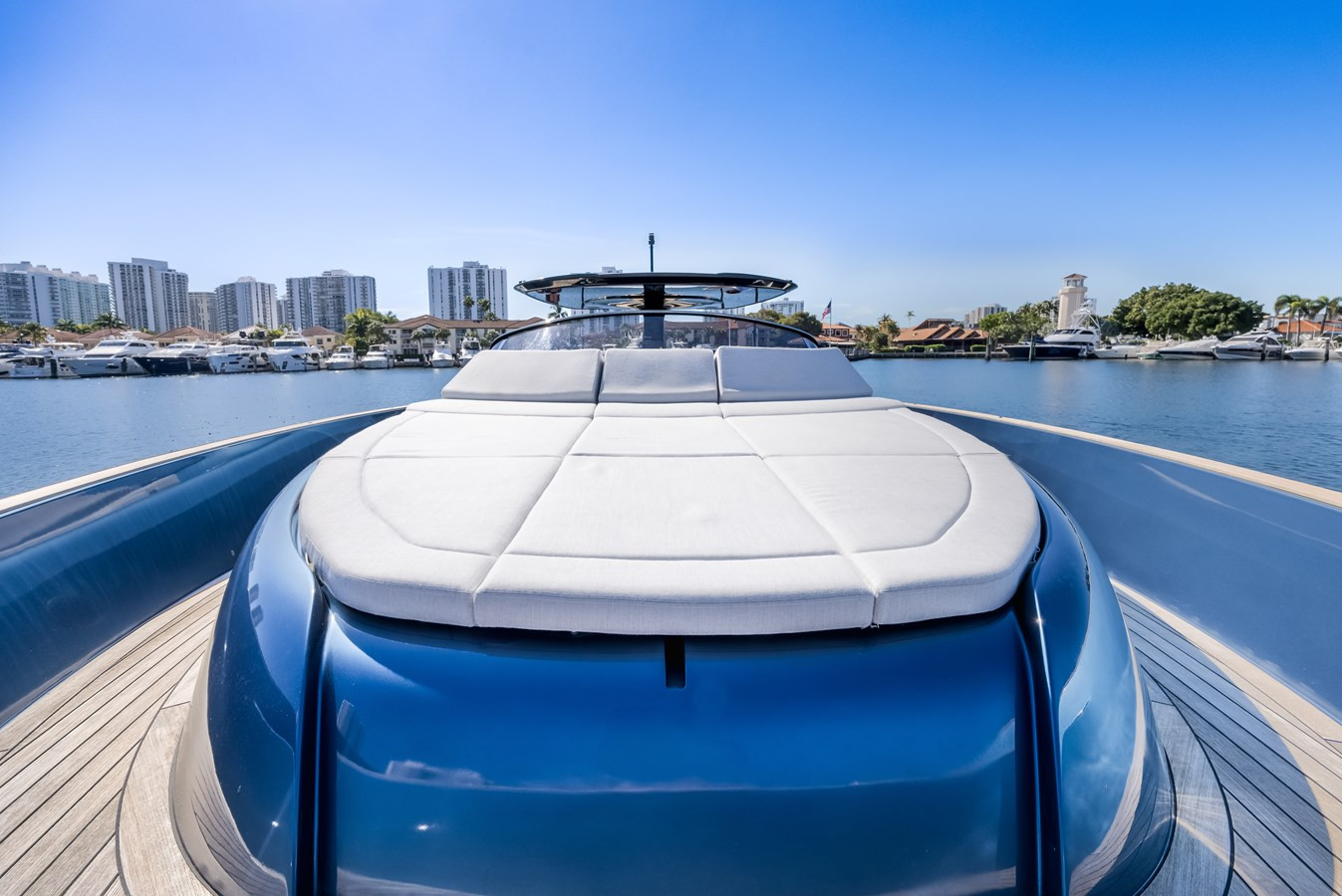 https://arconyachts.ams3.digitaloceanspaces.com/142239/conversions/large_4570413-optimize.jpg