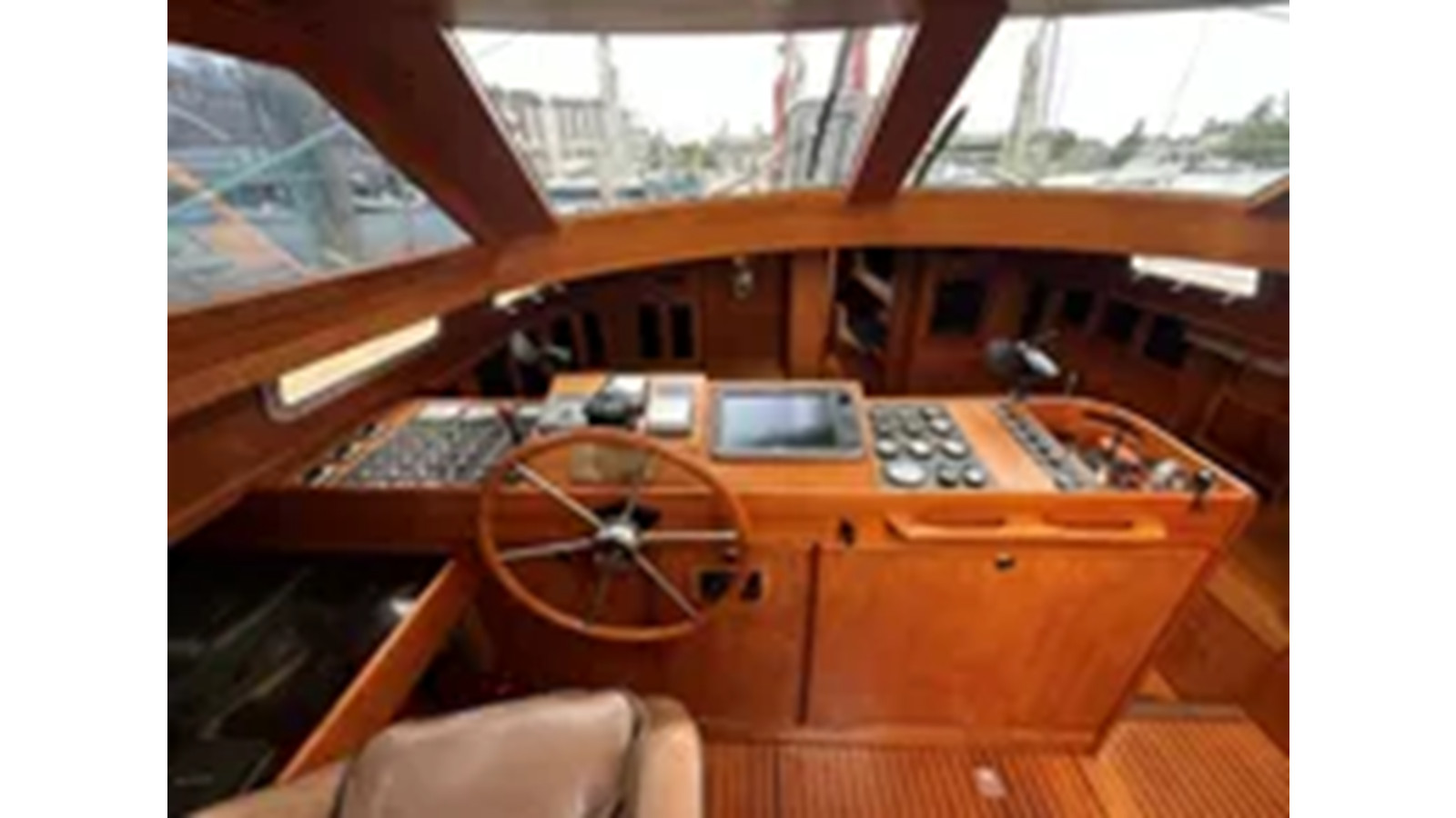 https://arconyachts.ams3.digitaloceanspaces.com/142258/conversions/large_4616682-optimize.jpg