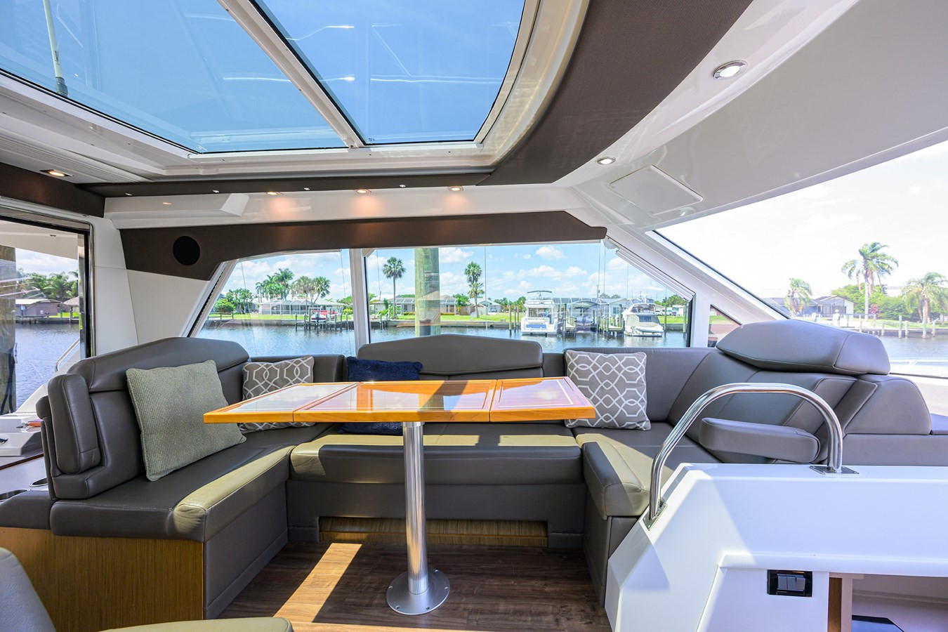 https://arconyachts.ams3.digitaloceanspaces.com/142302/conversions/large_4651199-optimize.jpg