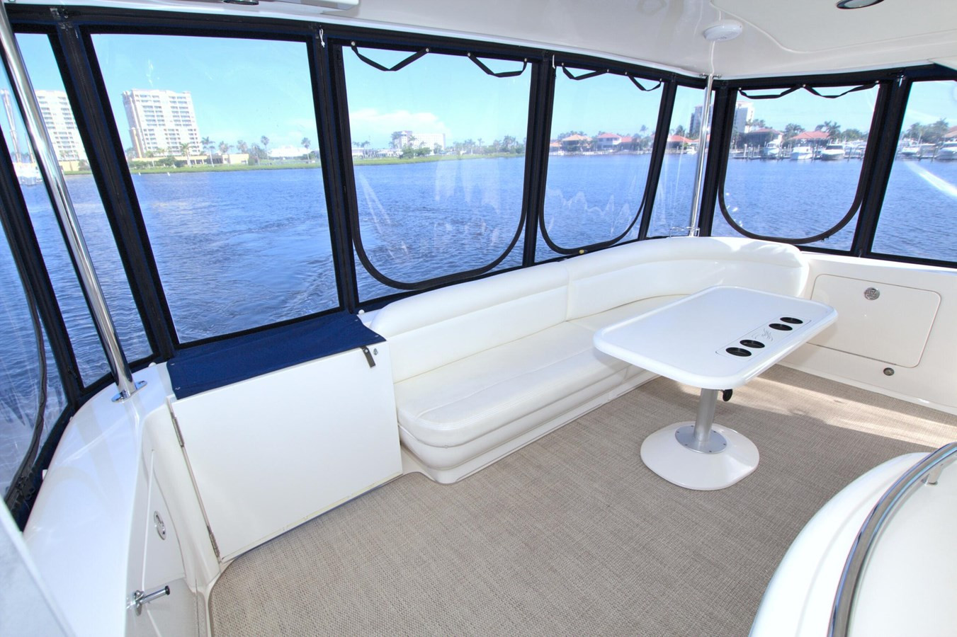 https://arconyachts.ams3.digitaloceanspaces.com/142378/conversions/large_4707068-optimize.jpg