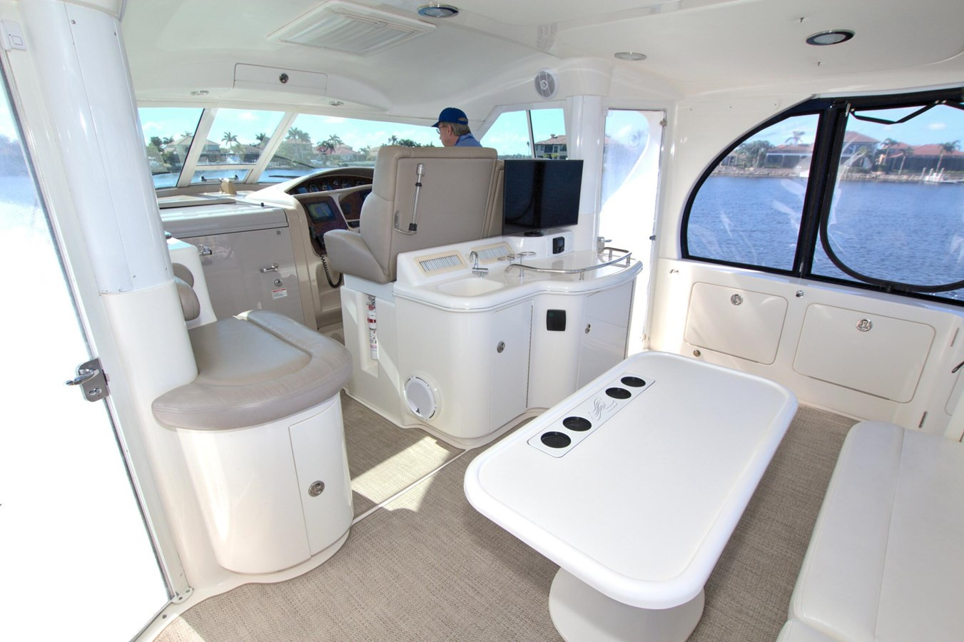 https://arconyachts.ams3.digitaloceanspaces.com/142382/conversions/large_4707070-optimize.jpg