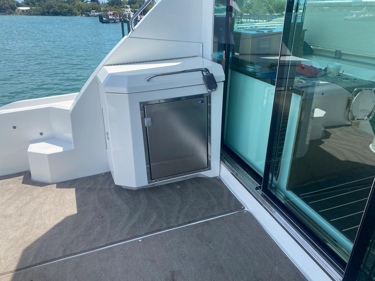 https://arconyachts.ams3.digitaloceanspaces.com/142395/conversions/large_4708801-optimize.jpg
