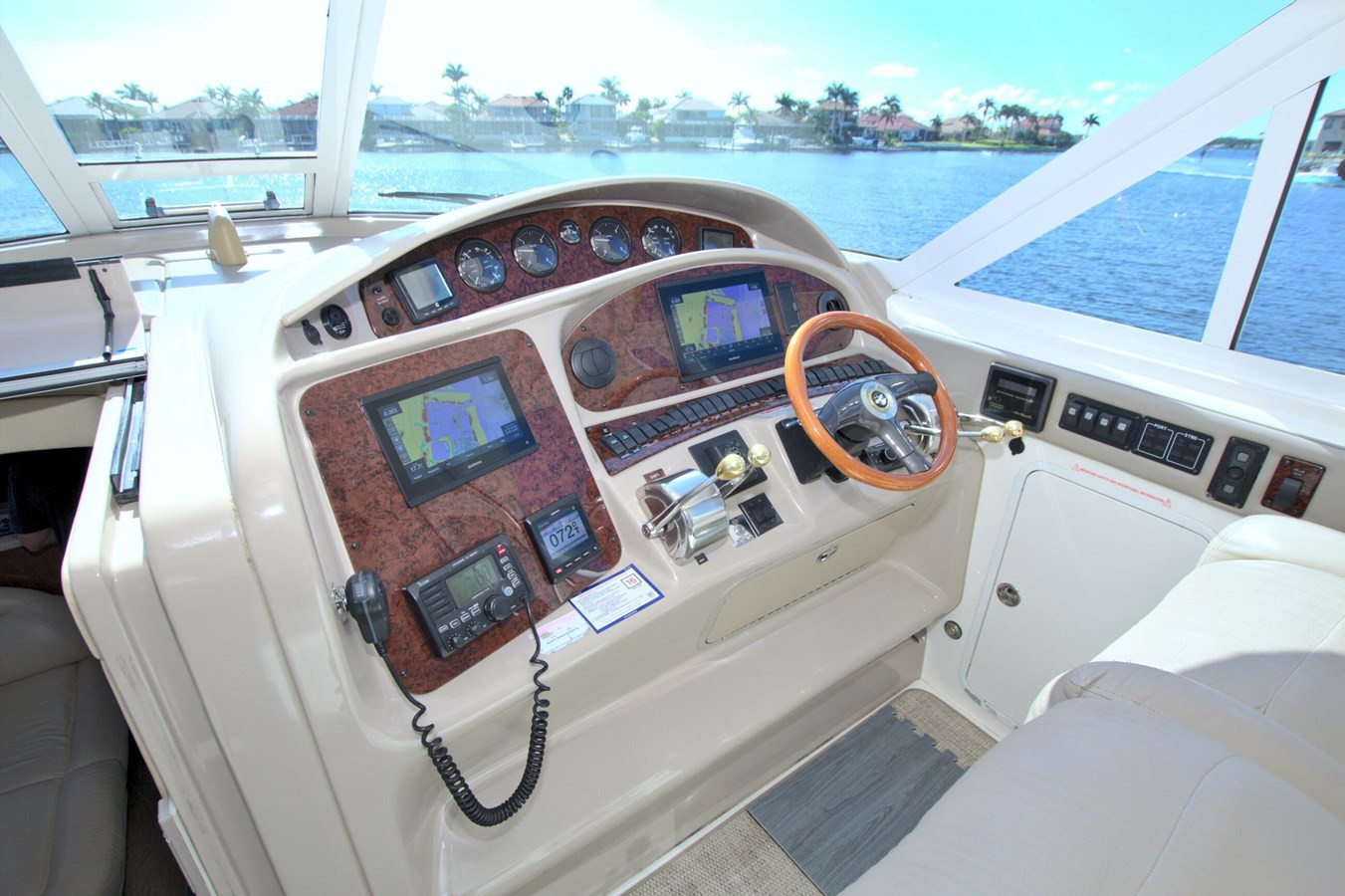 https://arconyachts.ams3.digitaloceanspaces.com/142399/conversions/large_4707076-optimize.jpg