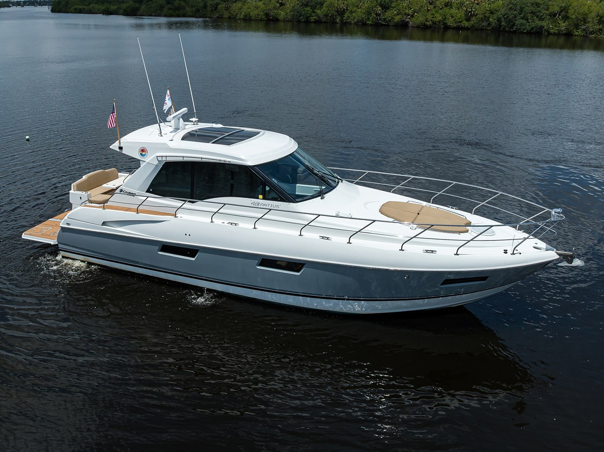 https://arconyachts.ams3.digitaloceanspaces.com/142403/conversions/large_4651236-optimize.jpg