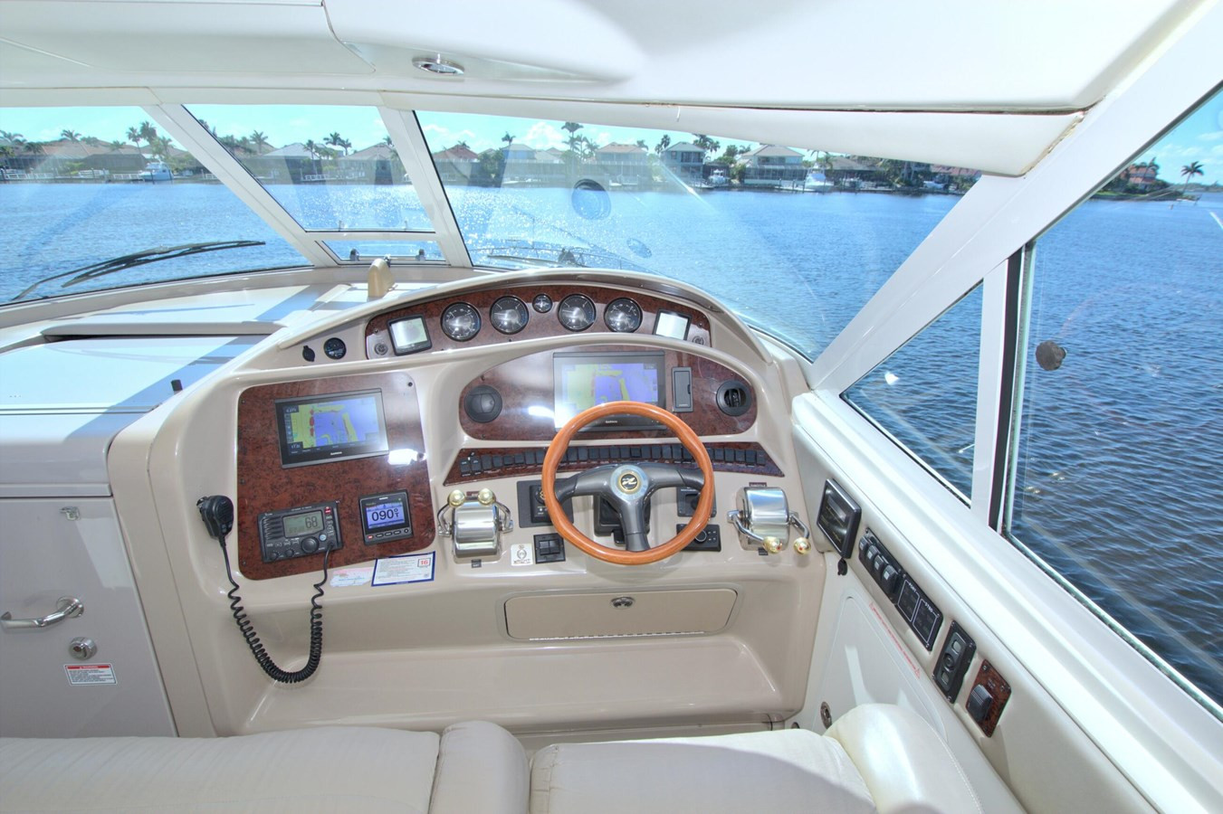 https://arconyachts.ams3.digitaloceanspaces.com/142405/conversions/large_4707078-optimize.jpg