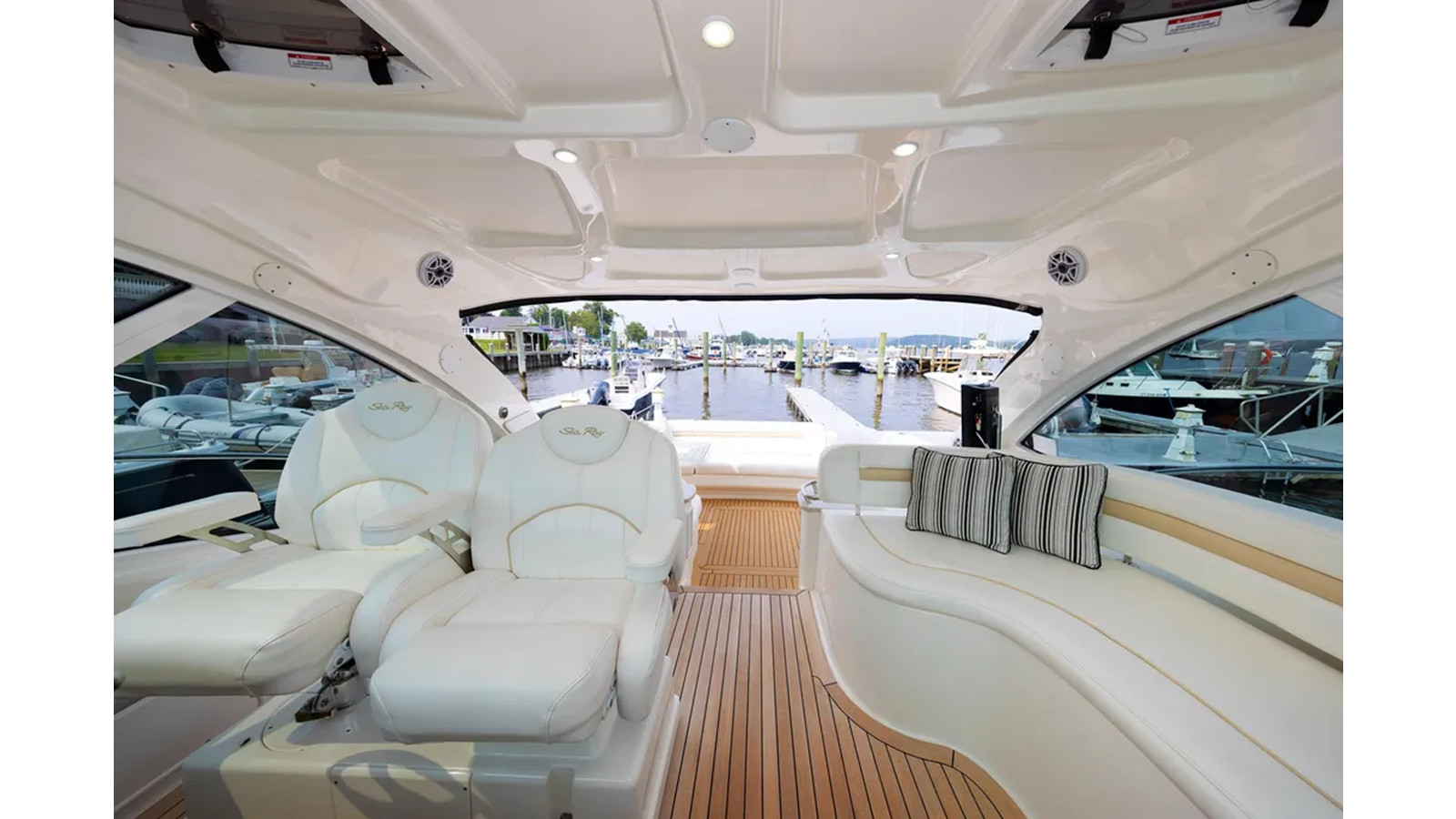 https://arconyachts.ams3.digitaloceanspaces.com/142471/conversions/large_4731726-optimize.jpg
