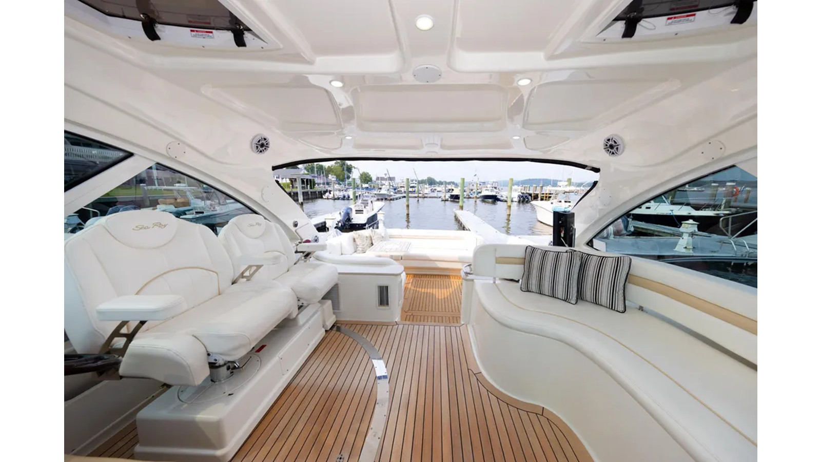 https://arconyachts.ams3.digitaloceanspaces.com/142478/conversions/large_4731728-optimize.jpg