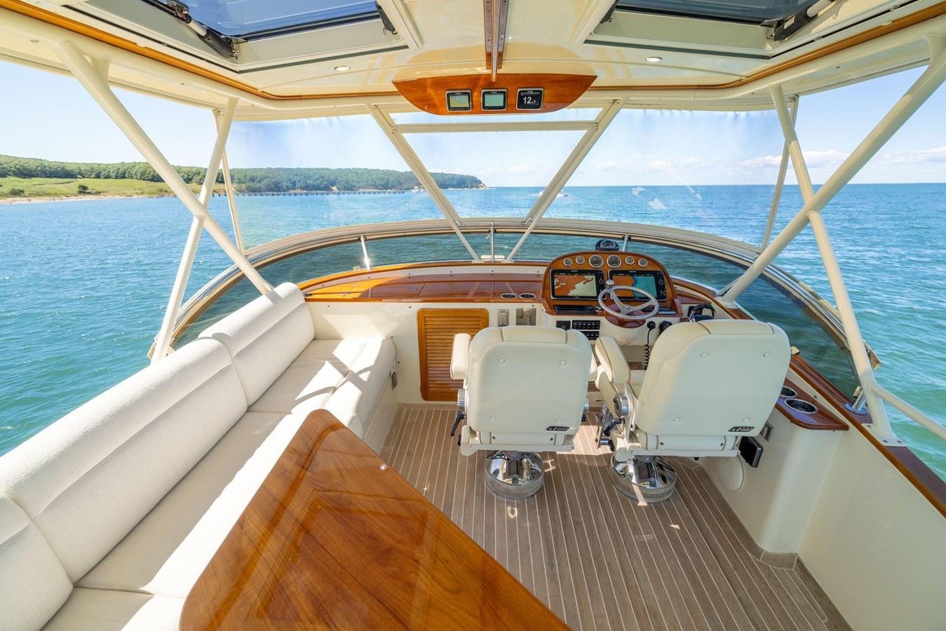 https://arconyachts.ams3.digitaloceanspaces.com/142515/conversions/large_4775110-optimize.jpg