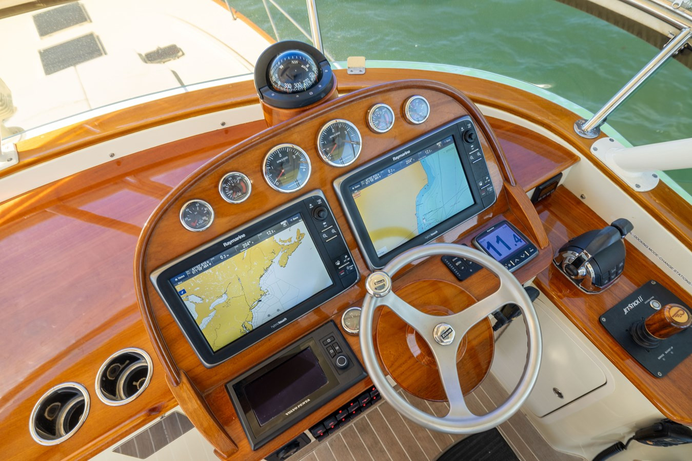 https://arconyachts.ams3.digitaloceanspaces.com/142524/conversions/large_4775109-optimize.jpg