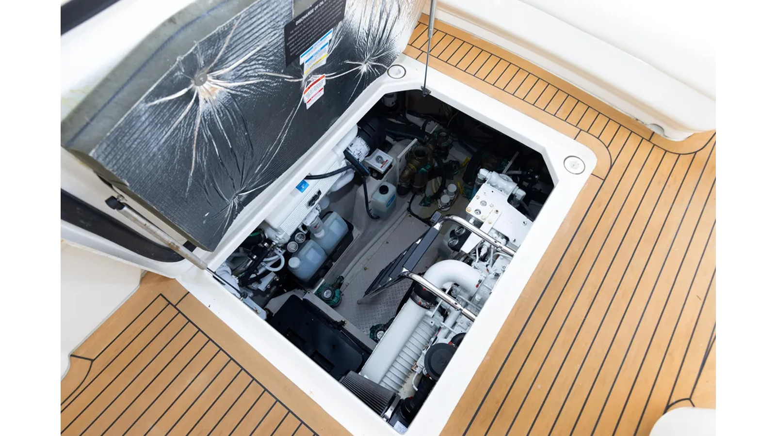 https://arconyachts.ams3.digitaloceanspaces.com/142529/conversions/large_4731744-optimize.jpg