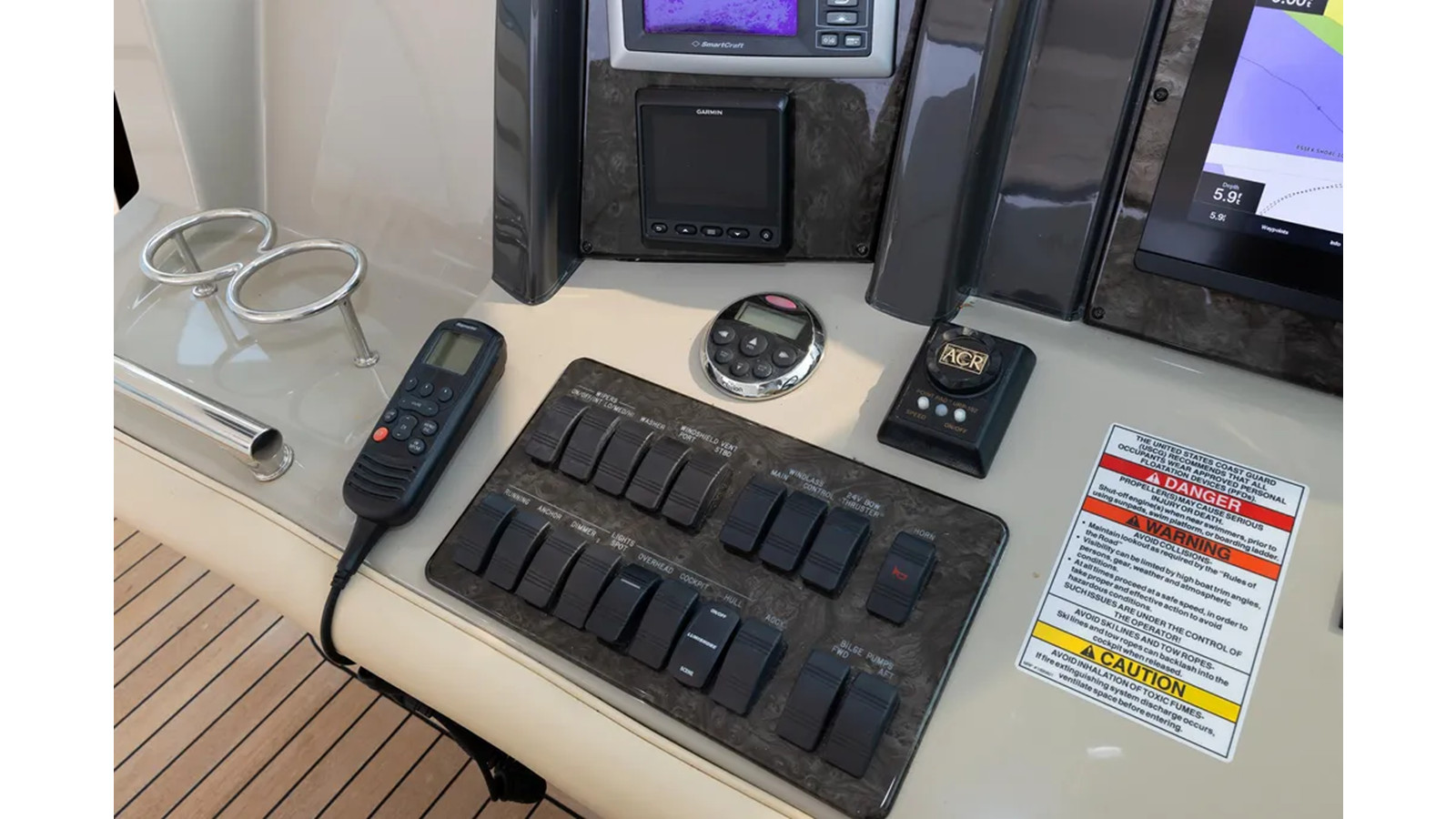 https://arconyachts.ams3.digitaloceanspaces.com/142555/conversions/large_4731751-optimize.jpg