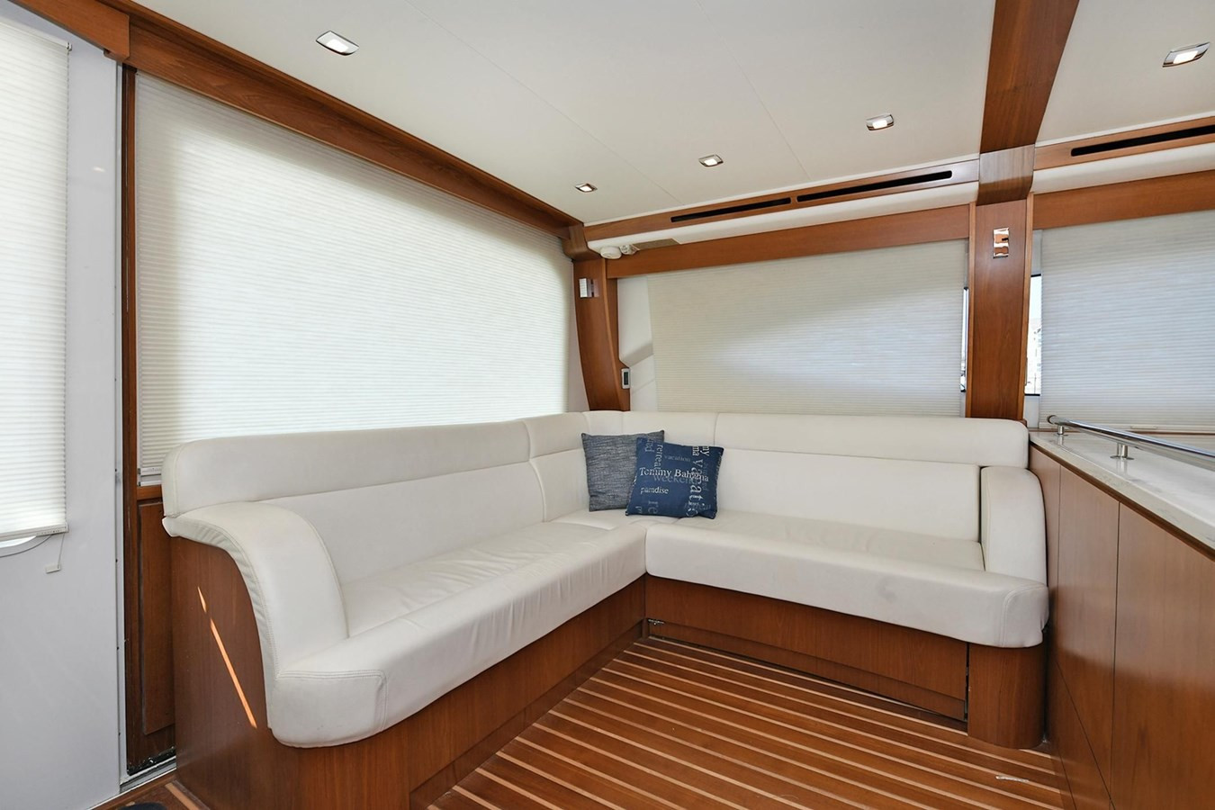 https://arconyachts.ams3.digitaloceanspaces.com/142592/conversions/large_4770777-optimize.jpg