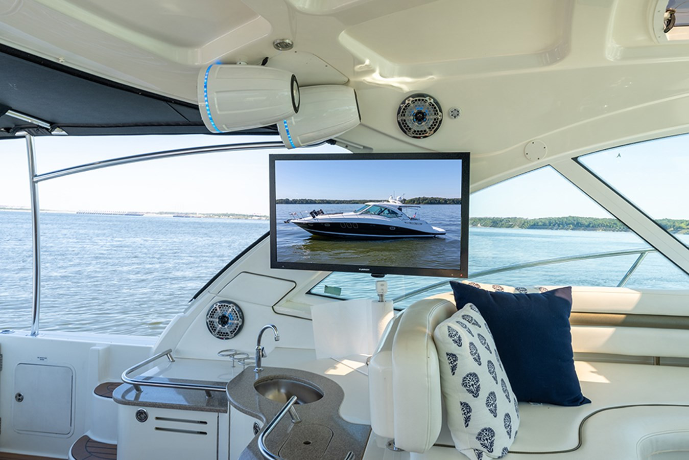 https://arconyachts.ams3.digitaloceanspaces.com/142645/conversions/large_4776199-optimize.jpg