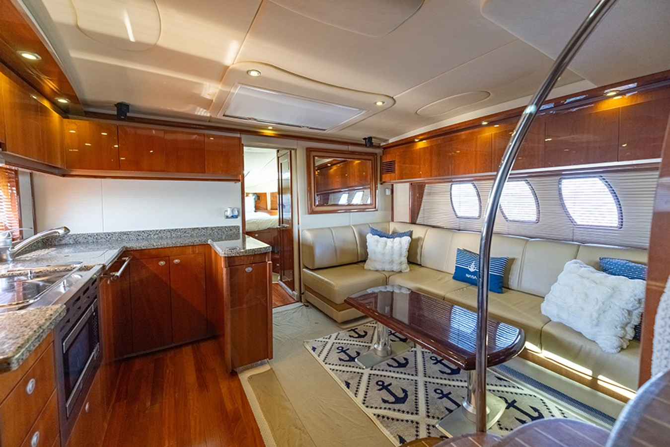 https://arconyachts.ams3.digitaloceanspaces.com/142657/conversions/large_4776204-optimize.jpg