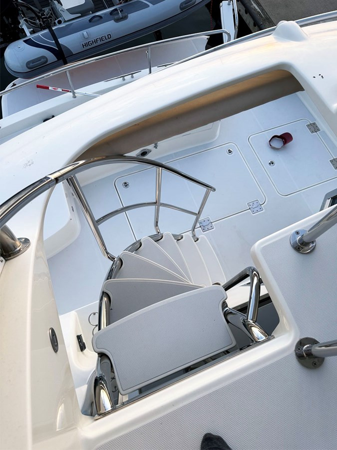 https://arconyachts.ams3.digitaloceanspaces.com/142666/conversions/large_4833088-optimize.jpg