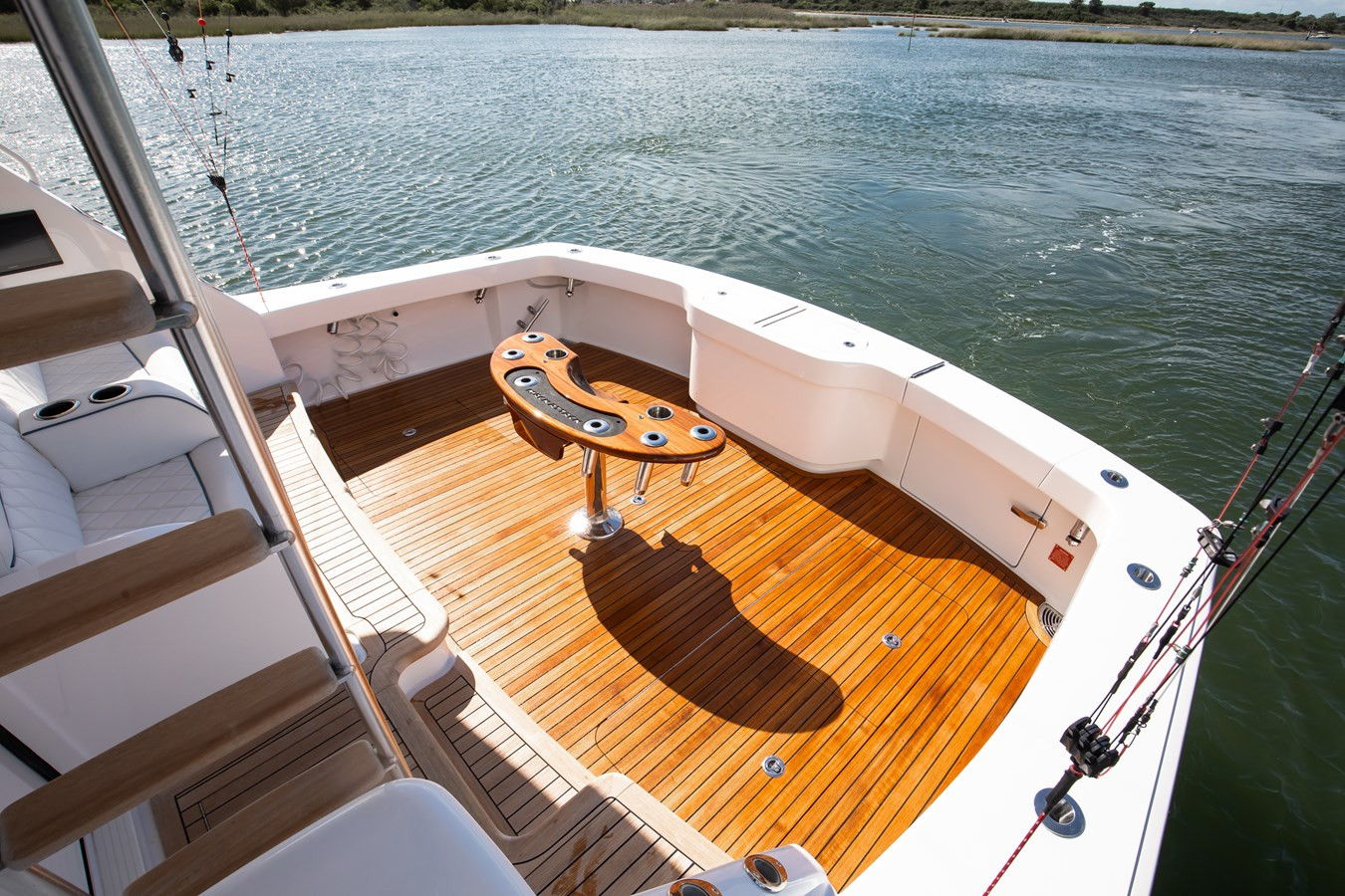 https://arconyachts.ams3.digitaloceanspaces.com/142780/conversions/large_4833637-optimize.jpg