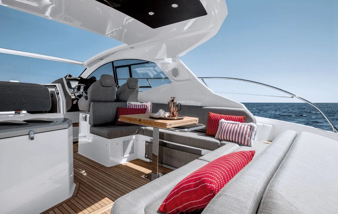 https://arconyachts.ams3.digitaloceanspaces.com/142835/conversions/large_4362372-optimize.jpg