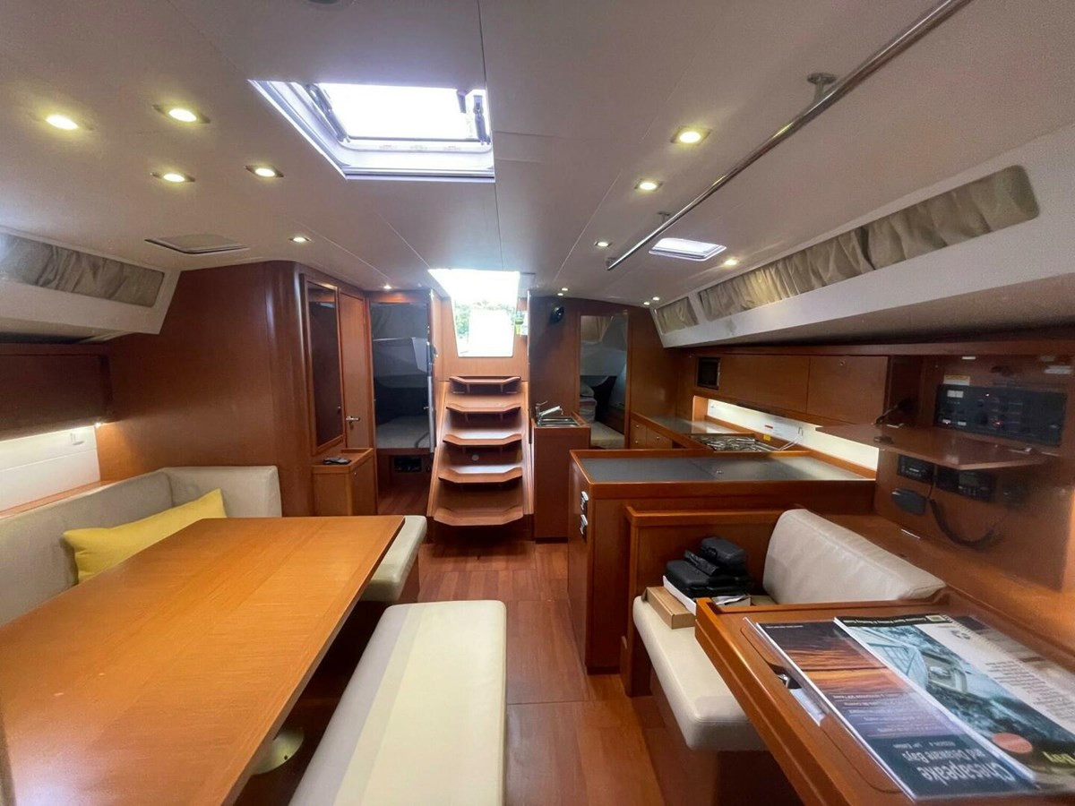 https://arconyachts.ams3.digitaloceanspaces.com/142906/conversions/large_4602535-optimize.jpg