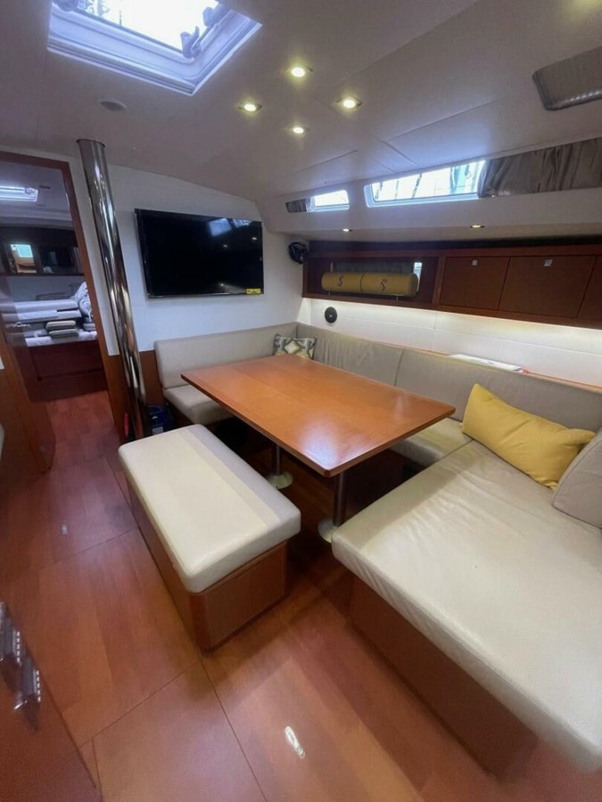 https://arconyachts.ams3.digitaloceanspaces.com/142943/conversions/large_4602548-optimize.jpg