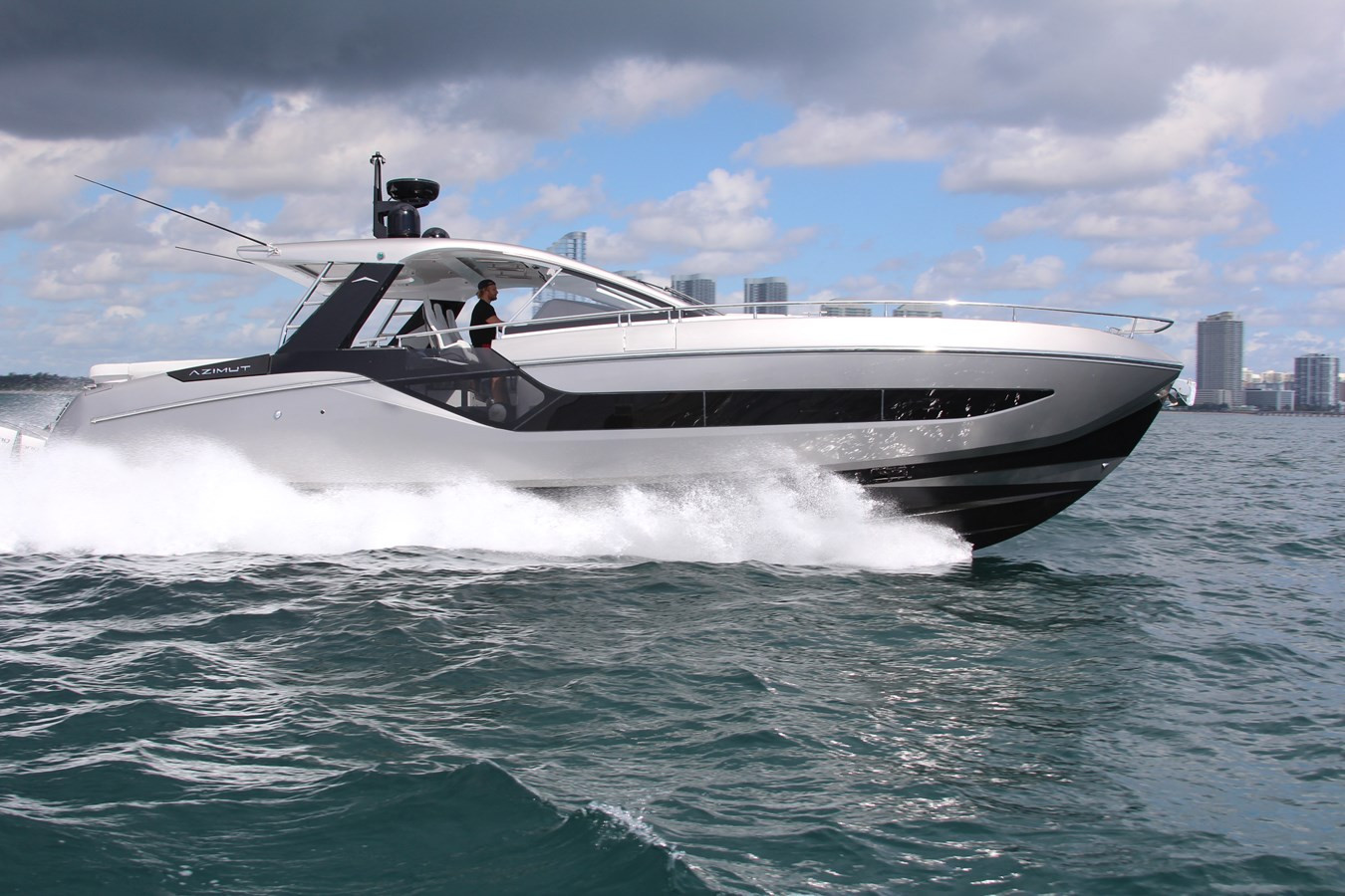 https://arconyachts.ams3.digitaloceanspaces.com/142986/conversions/large_4070823-optimize.jpg