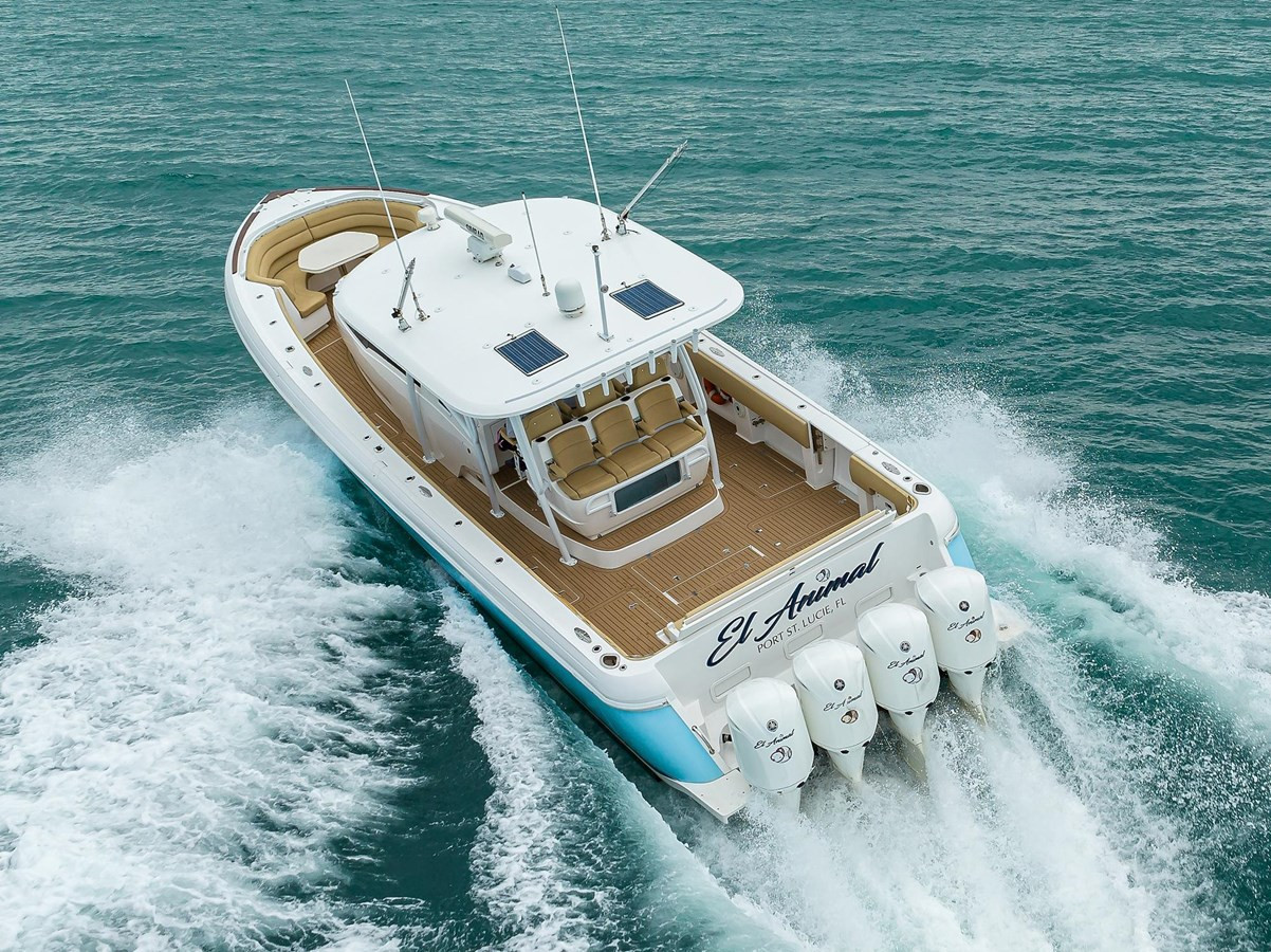 https://arconyachts.ams3.digitaloceanspaces.com/143040/conversions/large_4111736-optimize.jpg