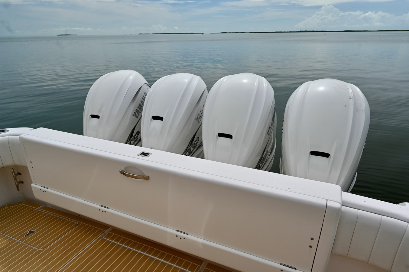 https://arconyachts.ams3.digitaloceanspaces.com/143064/conversions/large_4561449-optimize.jpg