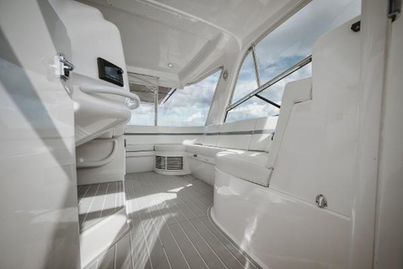 https://arconyachts.ams3.digitaloceanspaces.com/143150/conversions/large_4593932-optimize.jpg