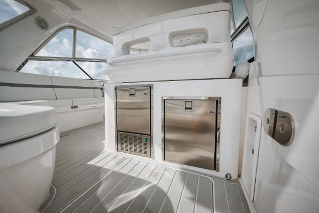 https://arconyachts.ams3.digitaloceanspaces.com/143157/conversions/large_4593935-optimize.jpg