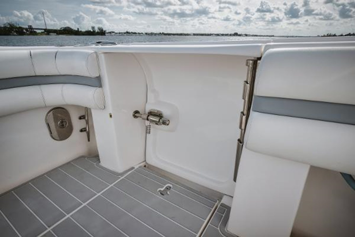https://arconyachts.ams3.digitaloceanspaces.com/143159/conversions/large_4593936-optimize.jpg