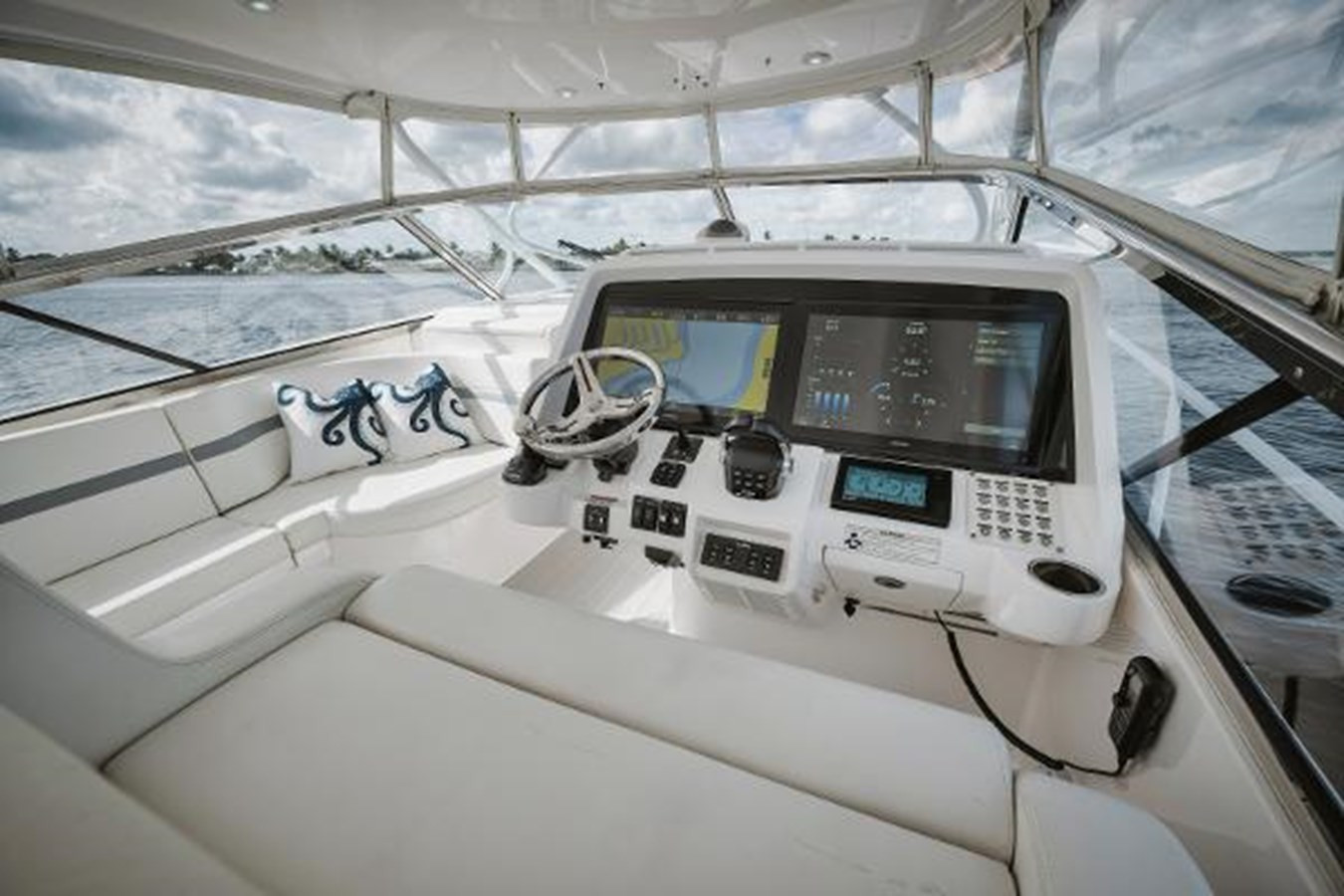 https://arconyachts.ams3.digitaloceanspaces.com/143178/conversions/large_4593943-optimize.jpg