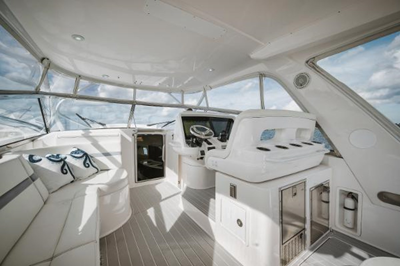 https://arconyachts.ams3.digitaloceanspaces.com/143181/conversions/large_4593944-optimize.jpg